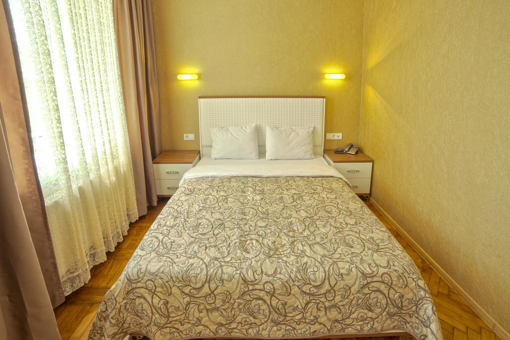 Apart Hotel Kvartira 1 Odessa Extérieur photo